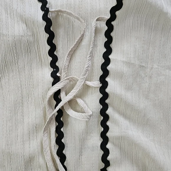 SHEIN Cream with Black Trim Skirt Set. Size XL - Picture 4 of 8